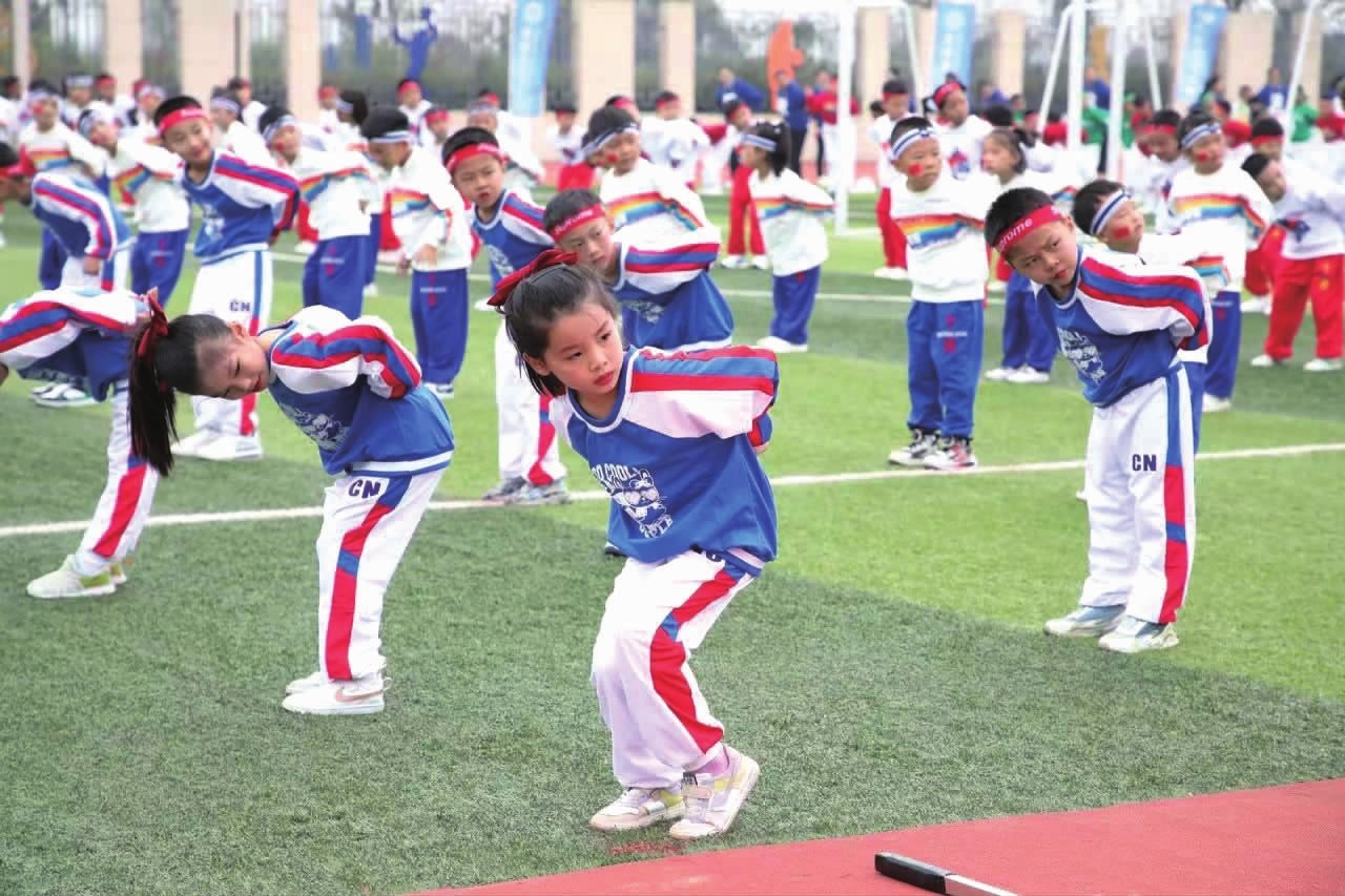 祝贺，瑞典游泳名将舍斯特伦怀孕并计划继续参加28年奥运会